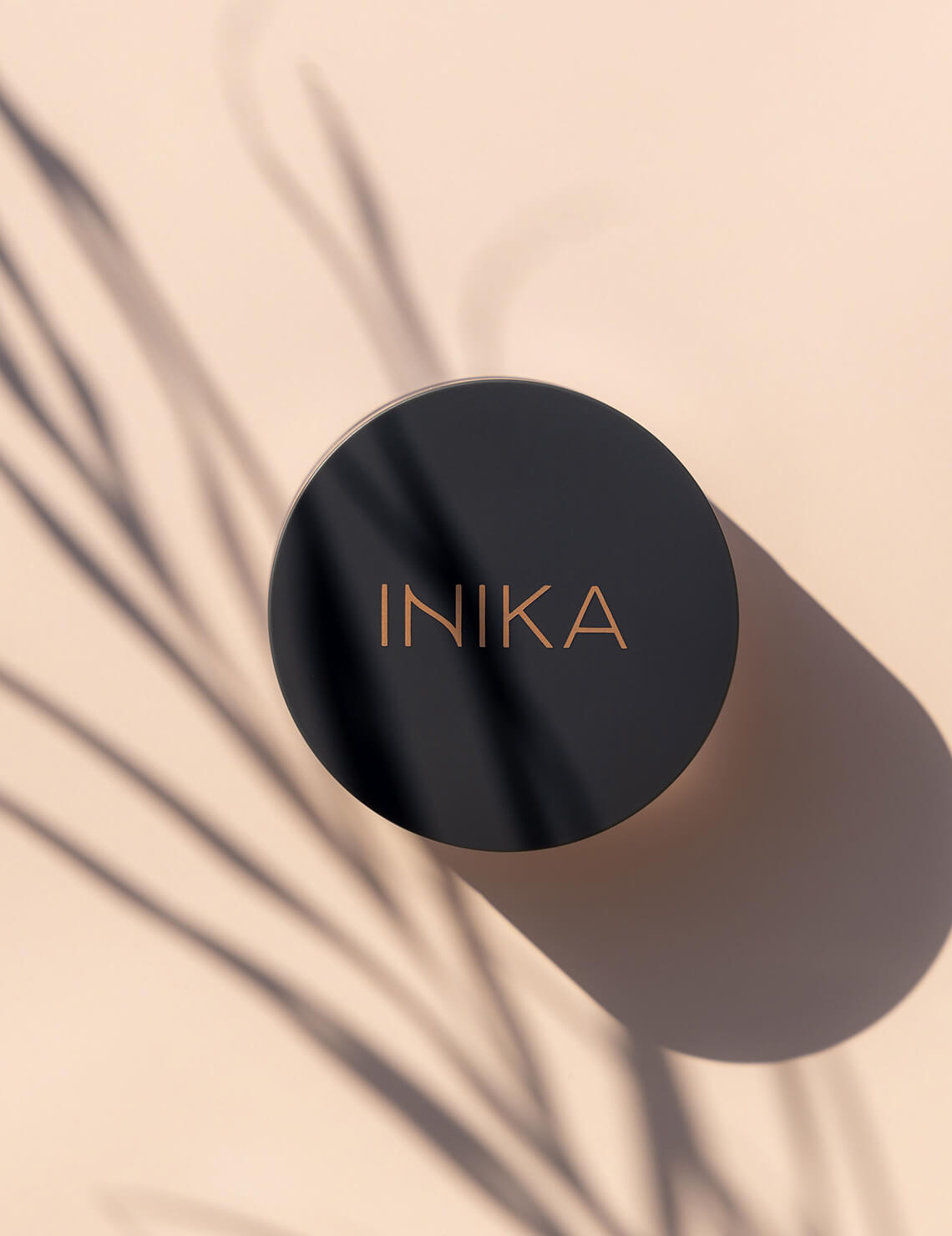 INIKA Organic Loose Mineral Foundation SPF 25 | INIKA Organic | Lifestyle 02