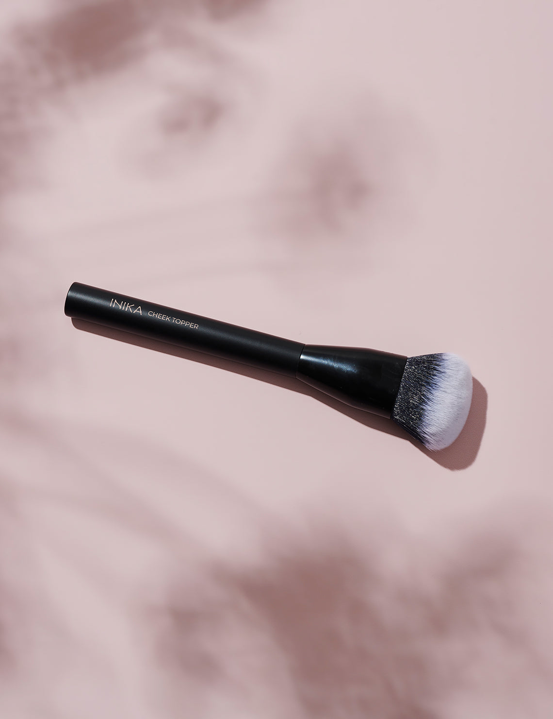 INIKA Organic Cheek Topper Brush | INIKA Organic | Lifestyle 01